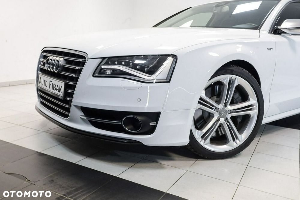 Audi S8 - 8