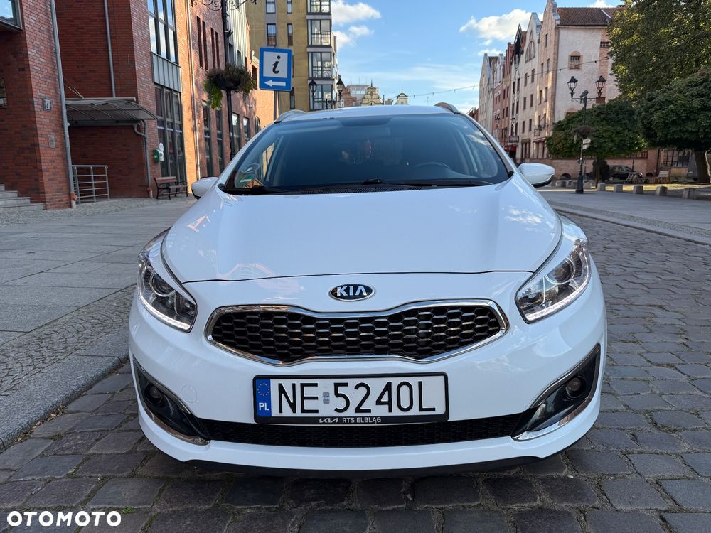 Kia Ceed 1.6 CRDi 136 ISG Dream Team Edition - 2