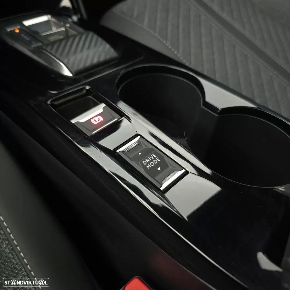 Peugeot e-2008 54 kWh Allure - 31