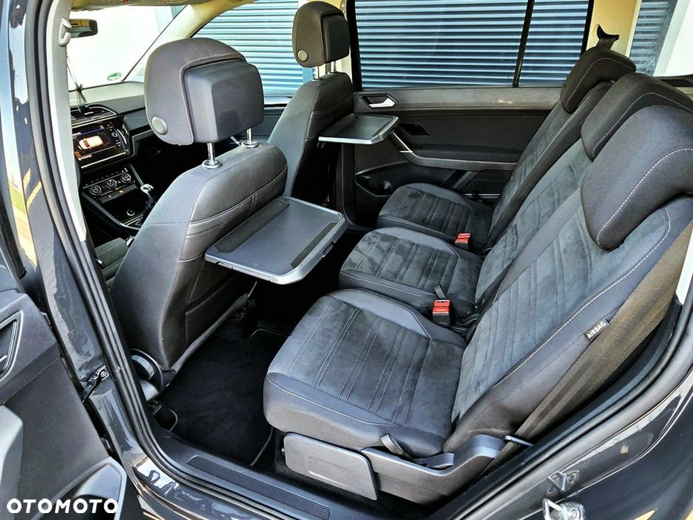 Volkswagen Touran - 9