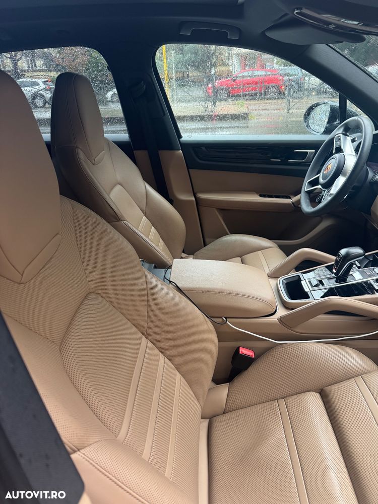 Porsche Cayenne - 5