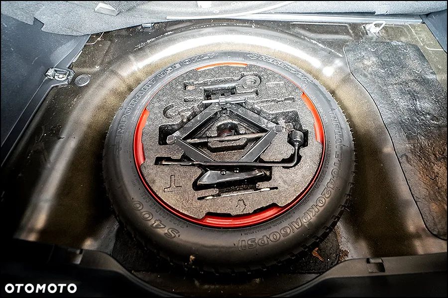 Hyundai Veloster - 39