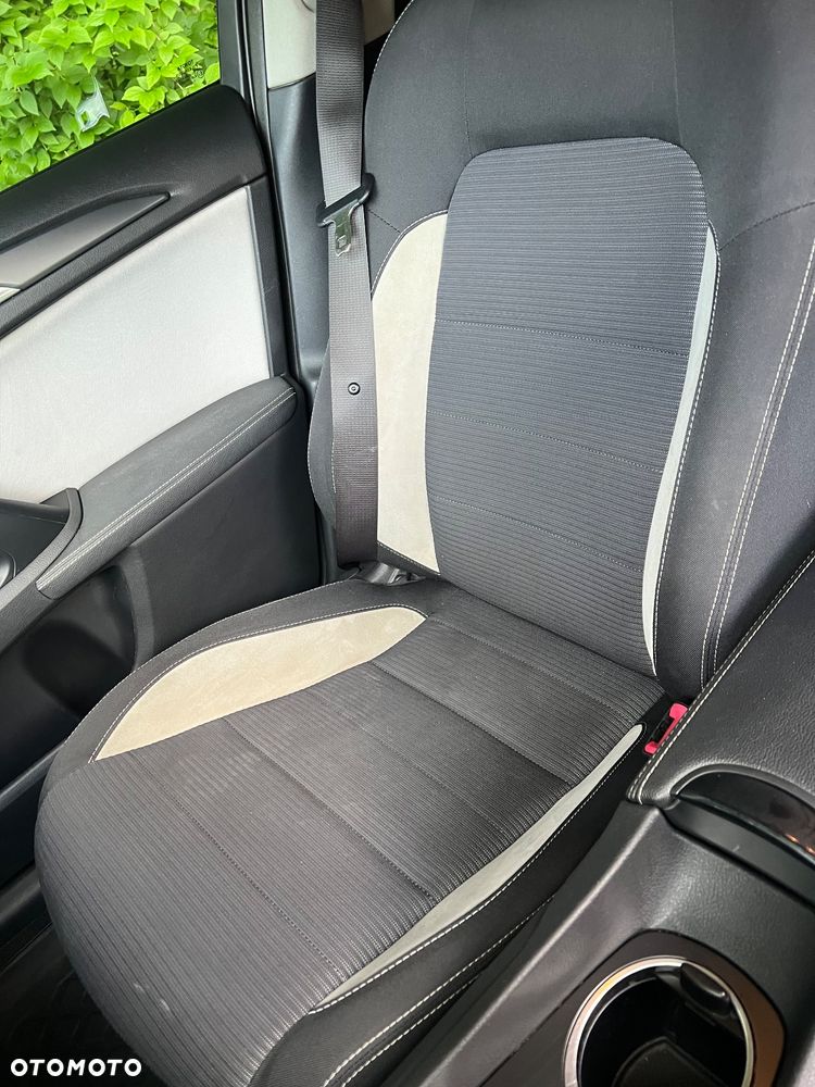 Toyota Avensis 2.0 D-4D Prestige - 22