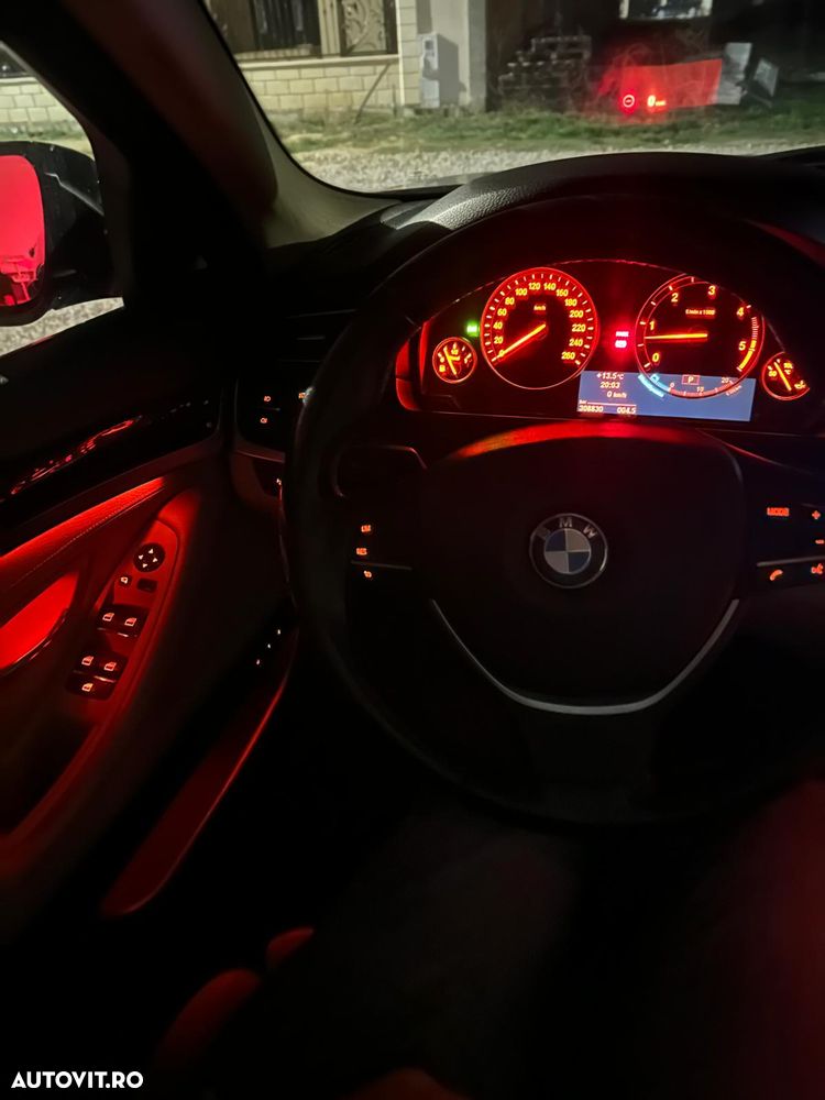 BMW Seria 5 525d Aut. - 26