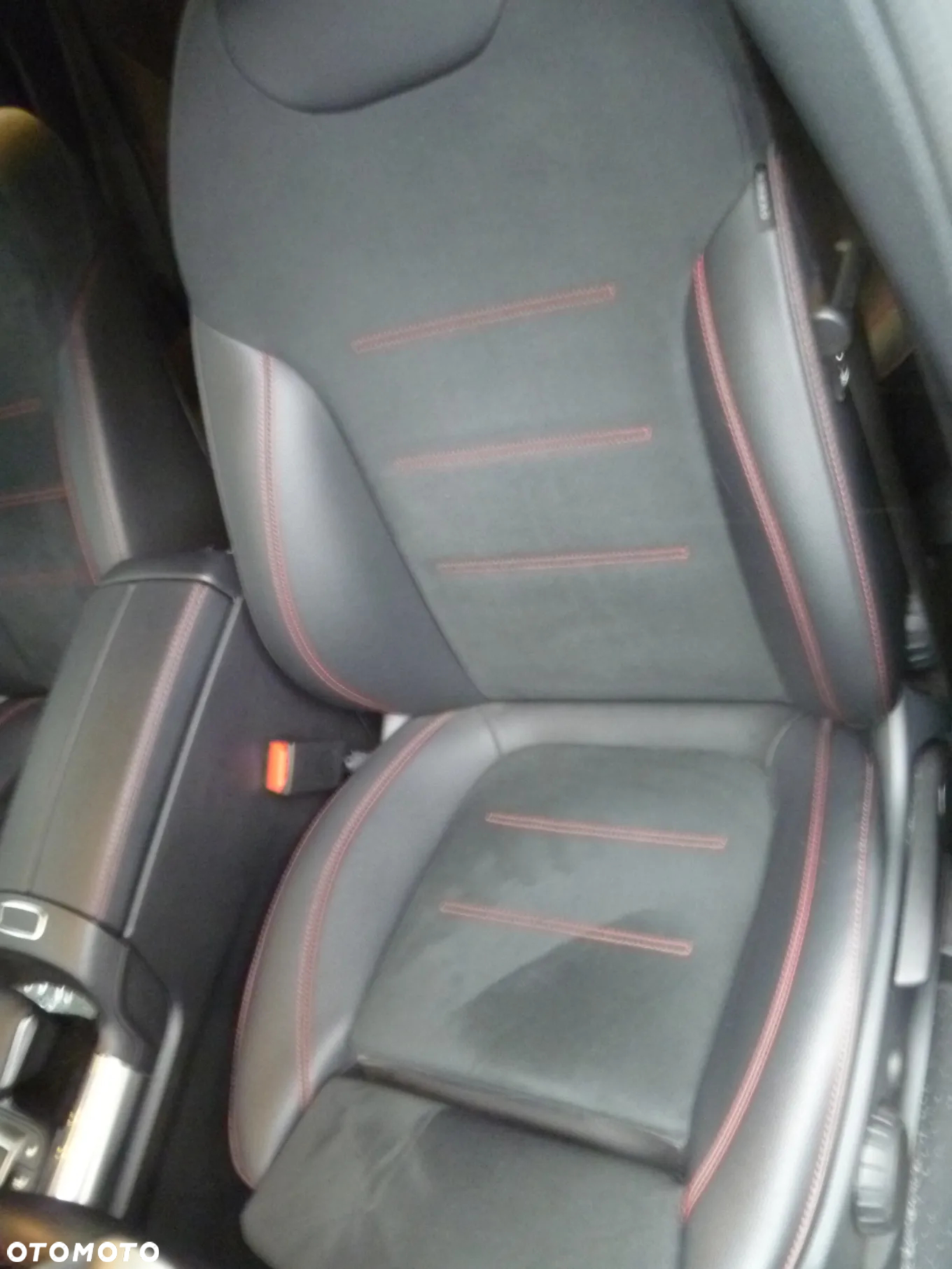 Mercedes-Benz GLA 180 d AMG Line - 17