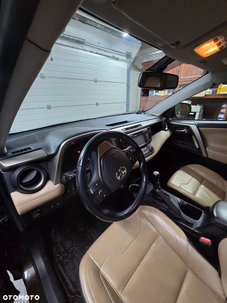Toyota RAV4 2.0 D-4D Active - 12