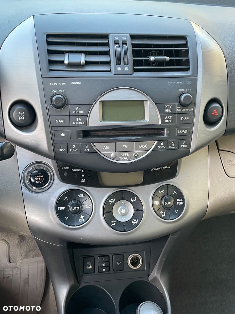 Toyota RAV4 2.0 VVT-i Prestige - 11