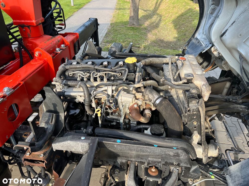 Nissan CABSTAR - 13