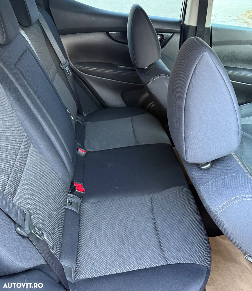 Nissan Qashqai 1.2 DIG-T TEKNA - 32