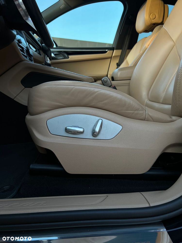 Porsche Macan - 38