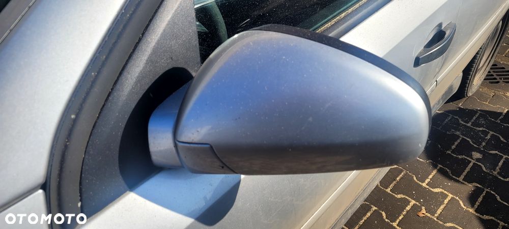 LUSTERKO LEWE OPEL VECTRA C 2002 - 1