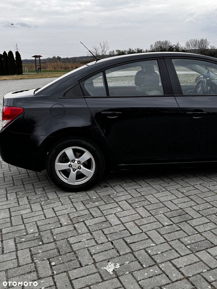 Chevrolet Cruze 1.6 LS - 4