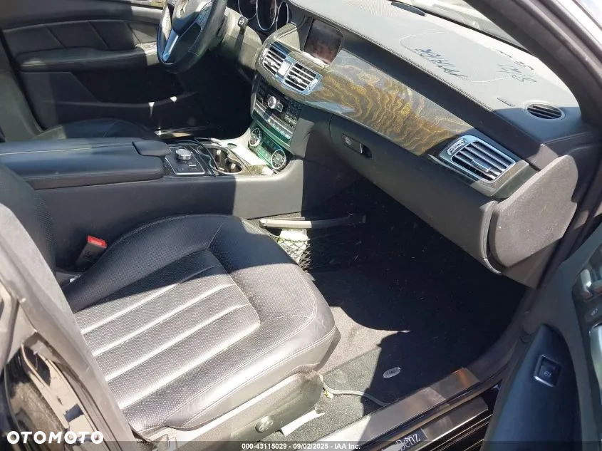 Mercedes-Benz CLS - 10