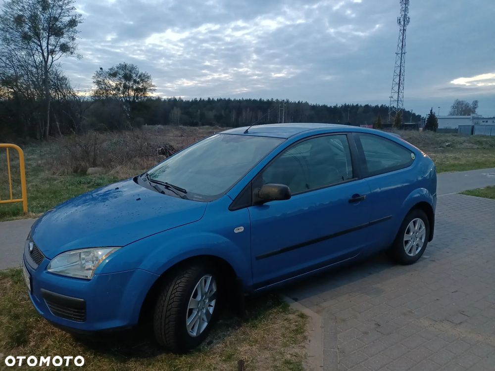 Ford Focus 1.6 16V Ambiente - 1