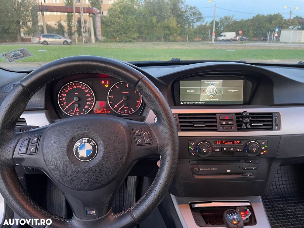 BMW Seria 3 320d - 12