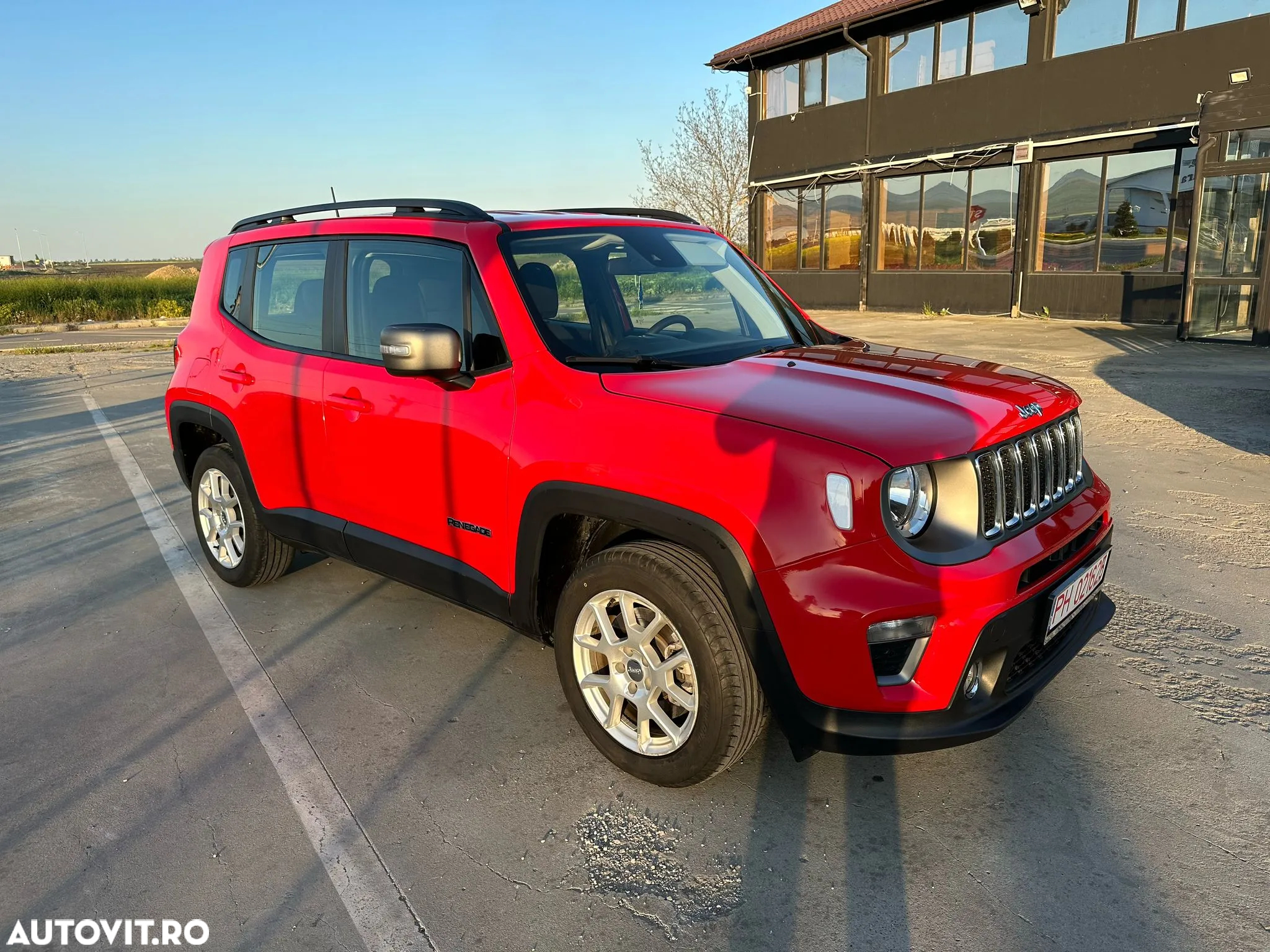 Jeep Renegade 1.3 T-GDI 4xe PLUG-IN Hybrid Automatik (RED) - 6