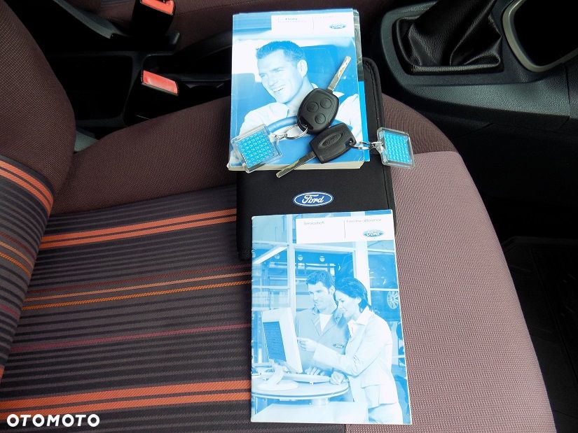 Ford Fiesta 1.4 Champions Edition - 36