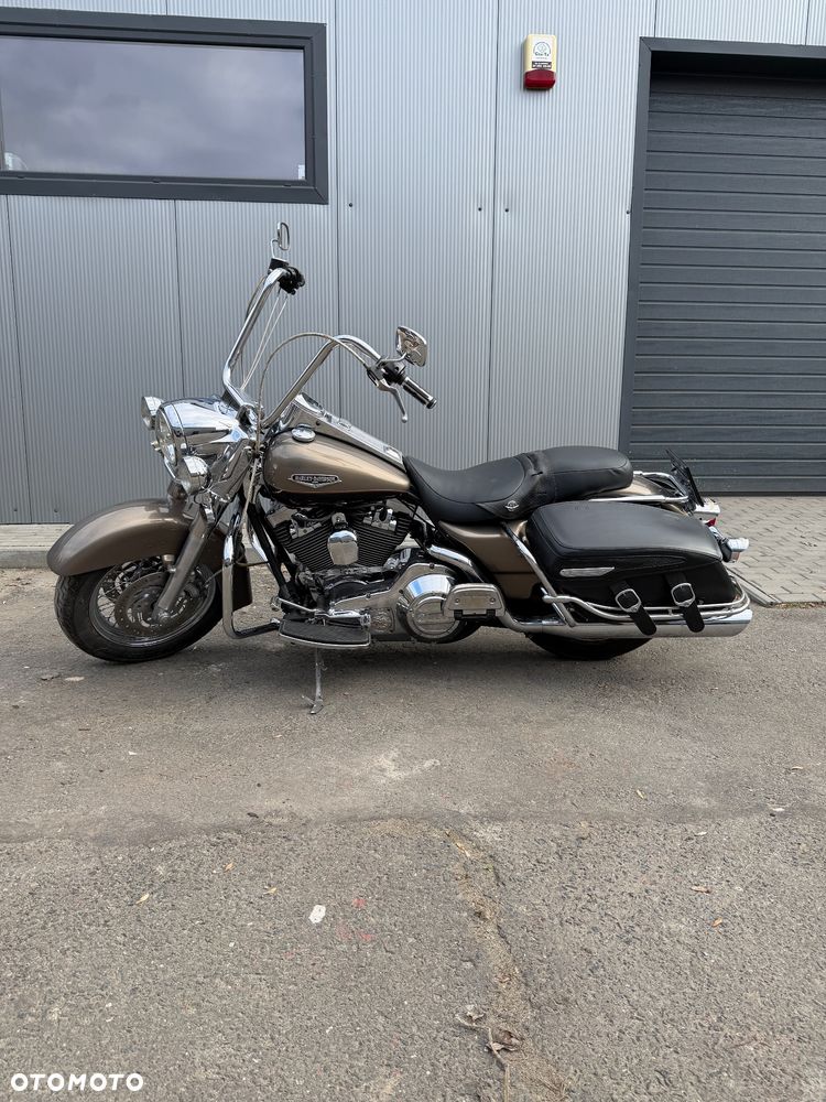 Harley-Davidson Touring Road King - 2