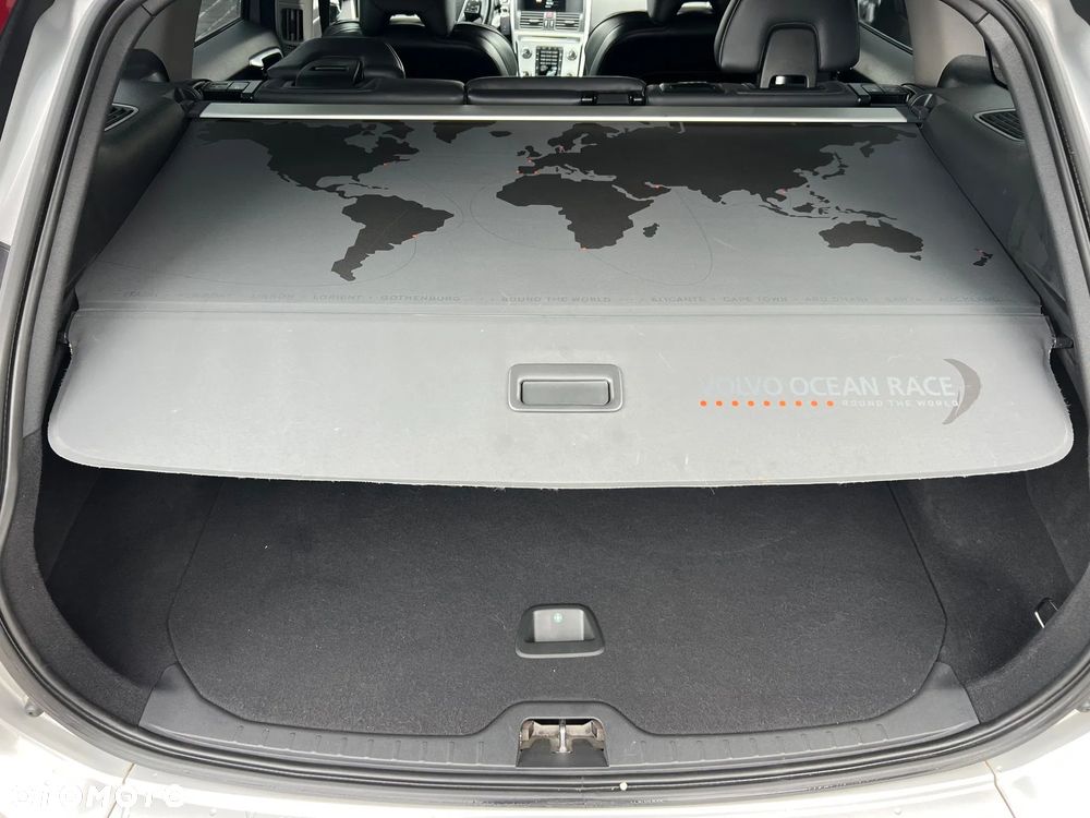 Volvo XC 60 D3 Drive-E Ocean Race - 8