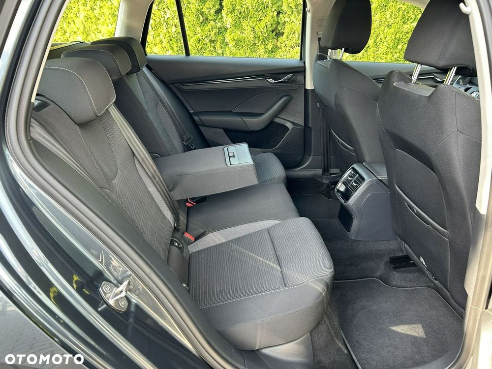 Skoda Octavia 2.0 TDI (Green tec) DSG Ambition - 9