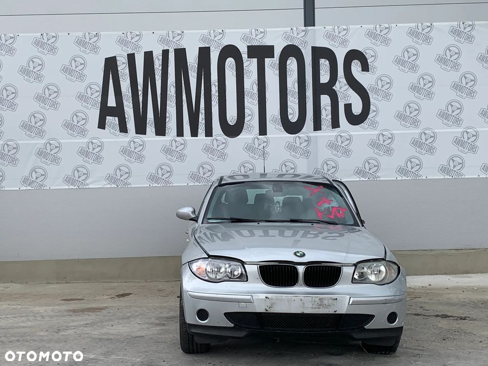 BMW 116 E87 2005 *SAMOCHÓD NA CZĘŚCI* 1659 MASKA, LAMPA, DRZWI, LUSTERKO, ZDERZAK, GRILL, BŁOTNIK, KLAPA, BELKA, DESKA, FOTELE, KANAPA, ĆWIARTKA KIEROWNICA, TARCZE, ZACISKI, ZAWIESZENIE, KOMPLETNY PRZÓD, KOMPLETNY TYŁ, LICZNIK, ZEGARY, PRAWE LEWE PRZÓD TYŁ - 2