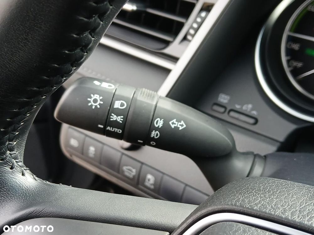 Toyota Camry 2.5 Hybrid Comfort CVT - 26