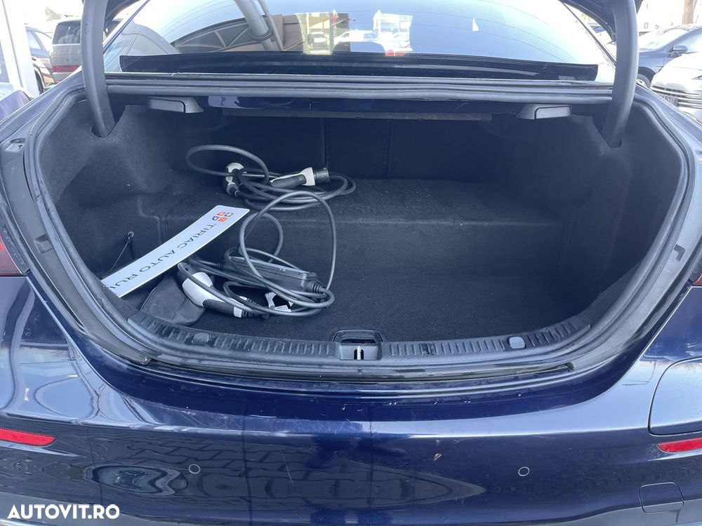 Mercedes-Benz E - 22