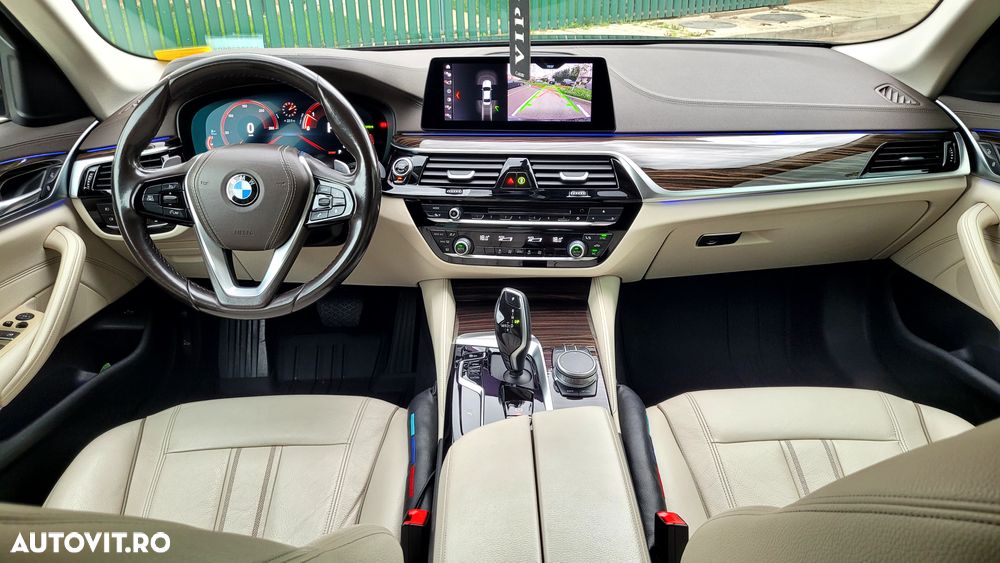 BMW Seria 5 520d Aut. Luxury Line - 7