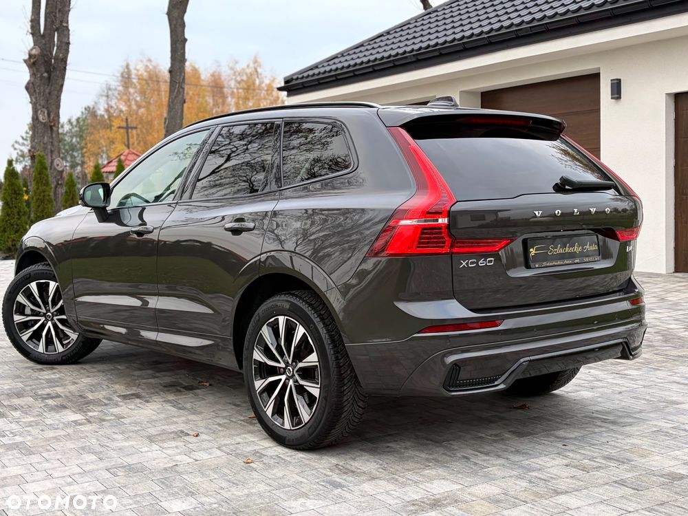 Volvo XC 60 B4 D AWD Plus Dark - 12