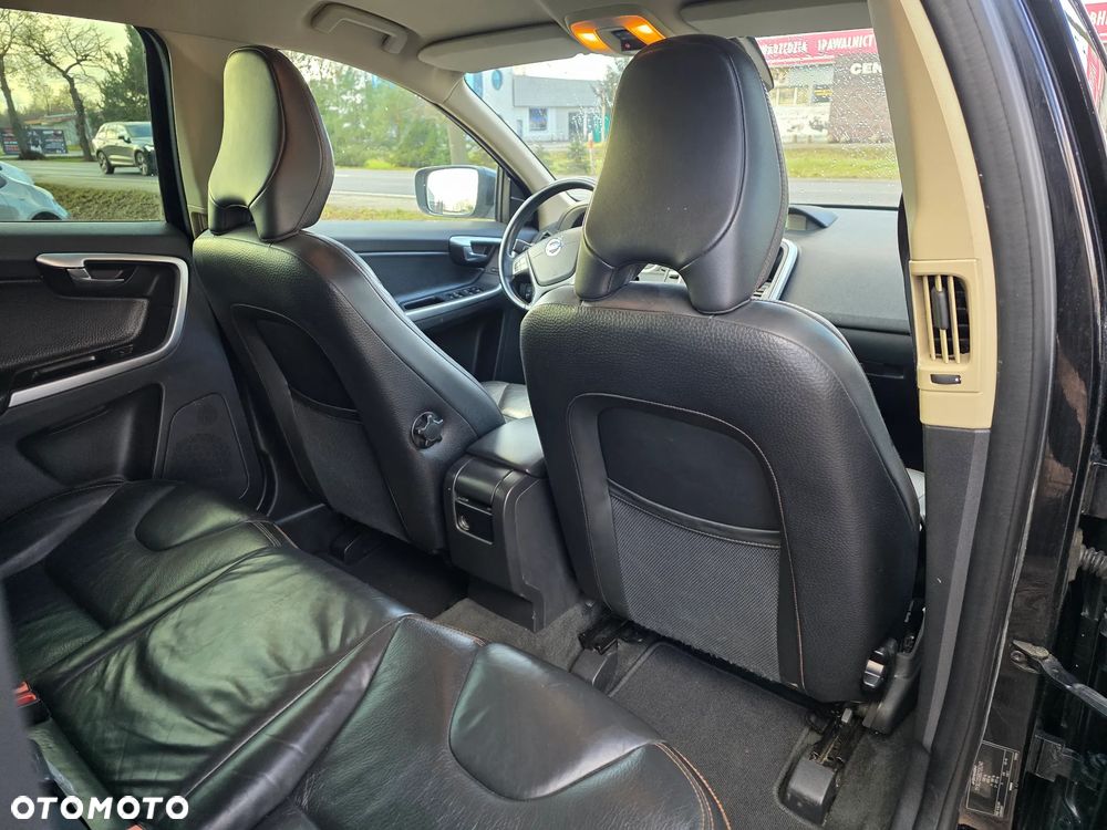 Volvo XC 60 D5 AWD Momentum - 15