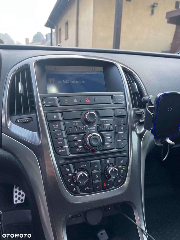 Opel Astra 1.6 Turbo Edition - 11