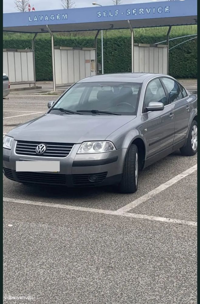 VW Passat 1.9 TDi Highline - 1