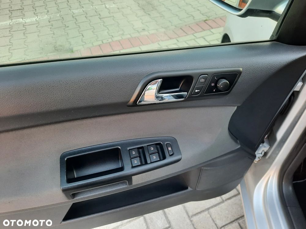 Volkswagen Polo 1.4 16V Comfortline - 21