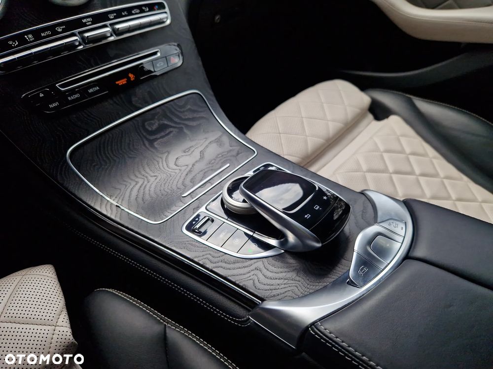 Mercedes-Benz GLC - 23