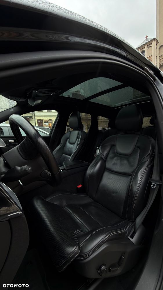 Volvo XC 60 T5 R-Design - 12