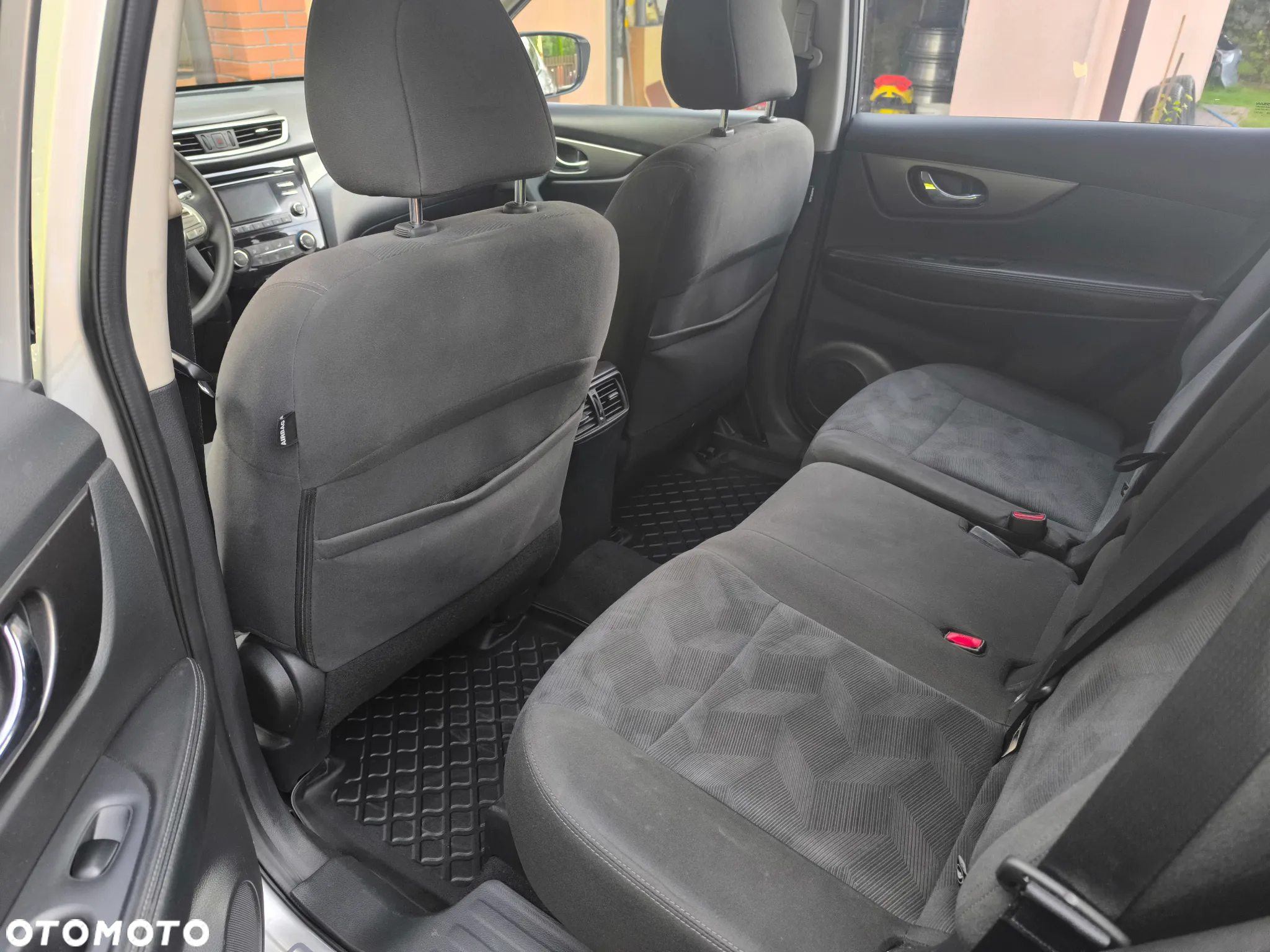Nissan Rogue - 6
