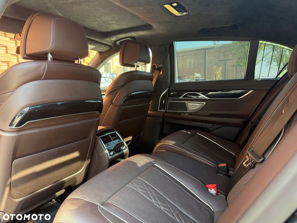 BMW Seria 7 750d xDrive sport - 12