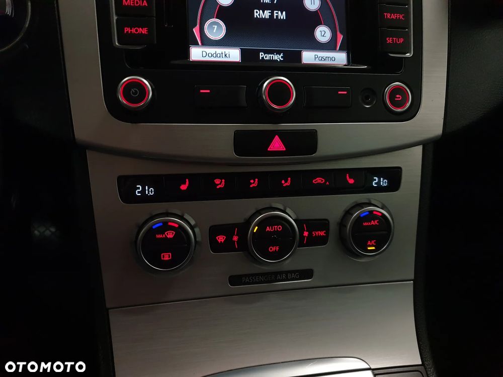 Volkswagen Passat CC - 21