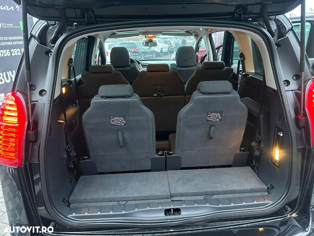 Peugeot 5008 - 8