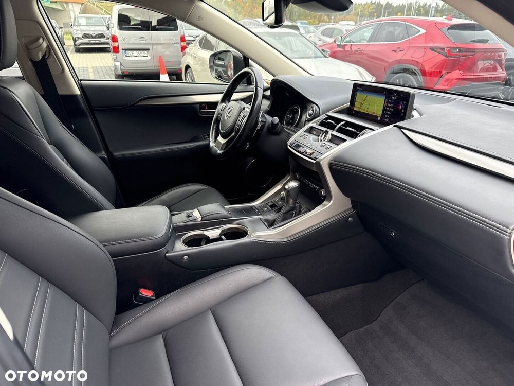 Lexus NX 300h F Impression AWD - 17