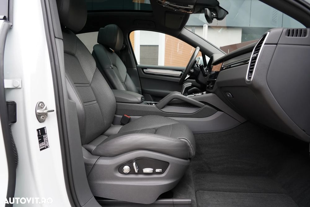 Porsche Cayenne Coupe Tiptronic S - 8