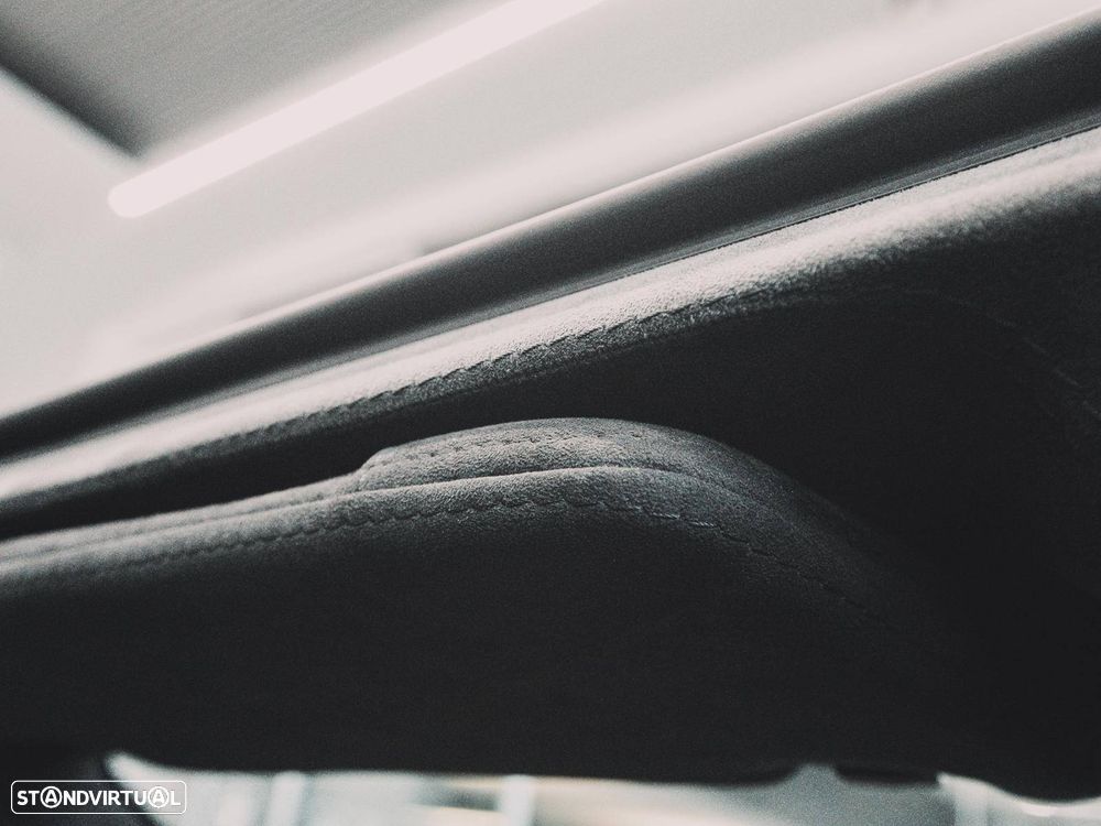 Mercedes-Benz SL 63 AMG Standard - 22