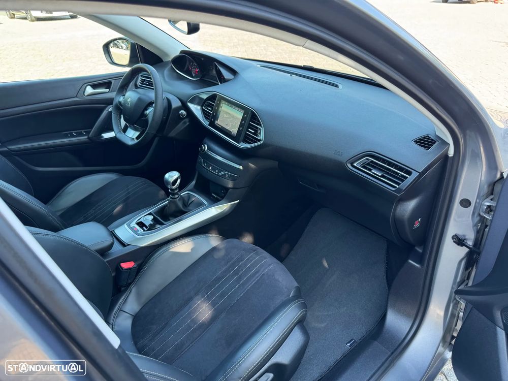 Peugeot 308 1.2 PureTech Allure Full LED - 37