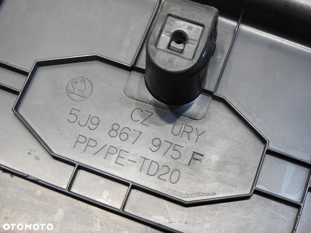 PLASTIK TAPICERKA KLAPY TYŁ SKODA FABIA II KOMBI 5J9867975F - 5