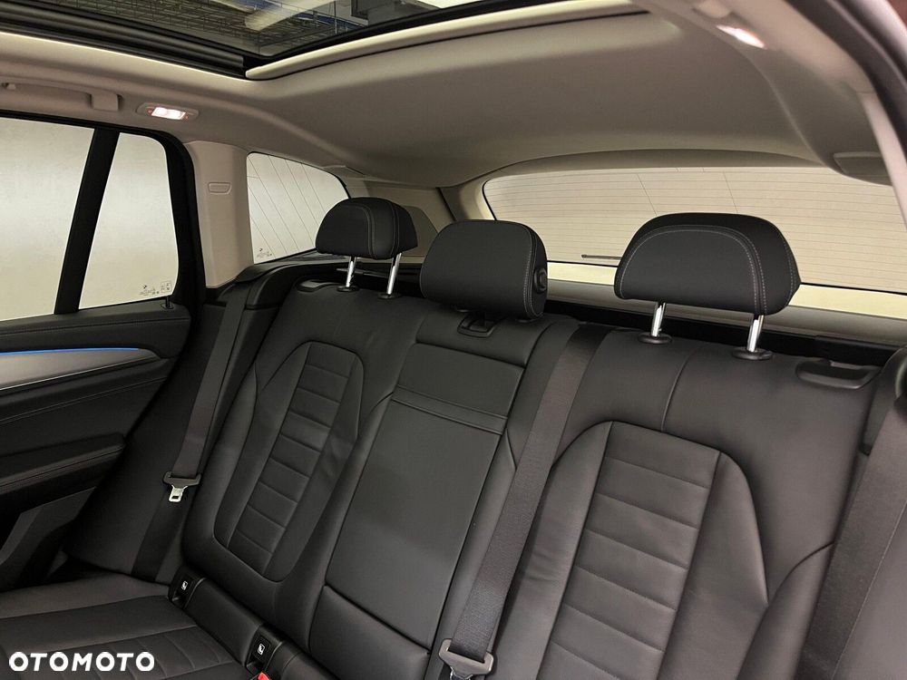 BMW iX3 80kWh Impressive - 33