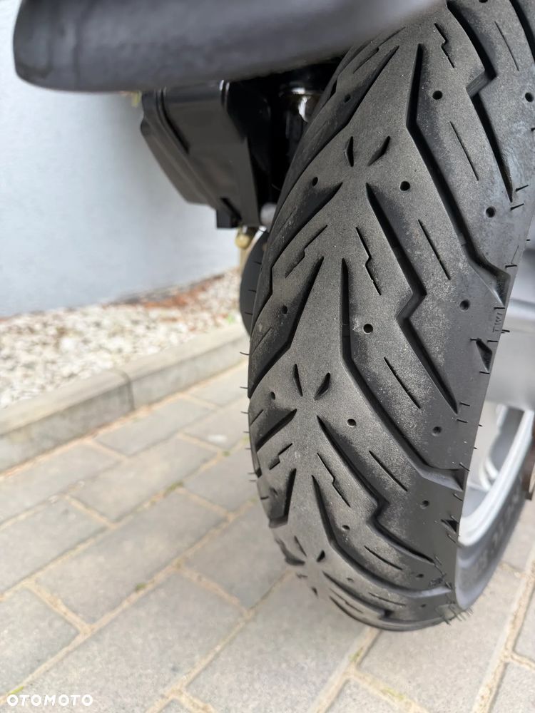Suzuki Burgman - 20
