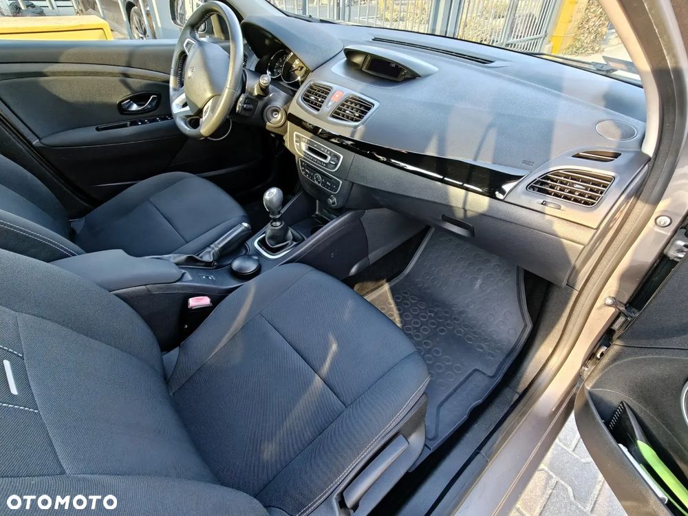 Renault Fluence 1.5 dCi Privilege - 21