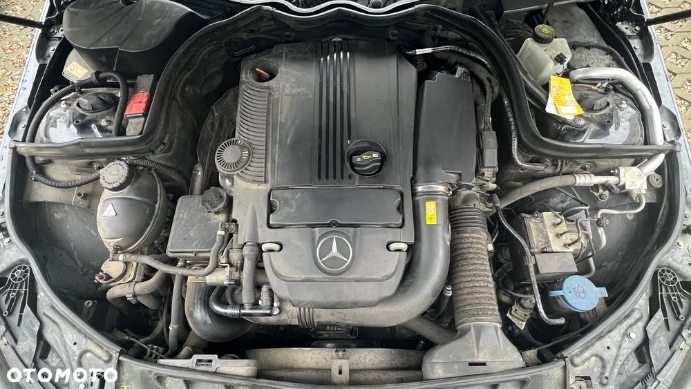 Mercedes-Benz Klasa C 250 CGI BlueEff Avantgarde - 19