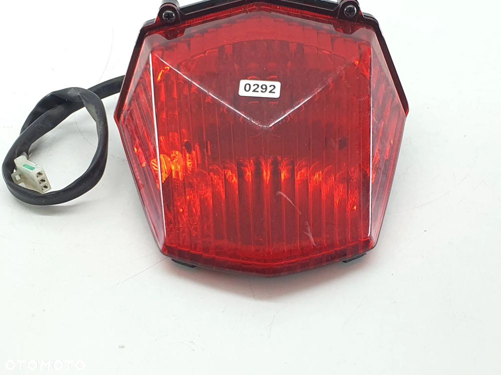HONDA CB 125 JC64 LAMPA TYLNA TYŁ - 2