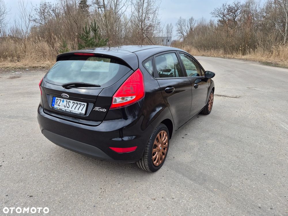 Ford Fiesta 1.25 Celebration - 11